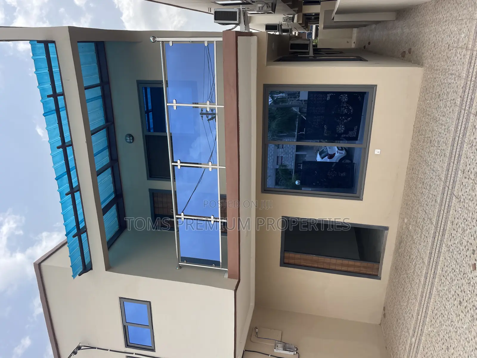 3bdrm Duplex in Oyarifa Mall for rent