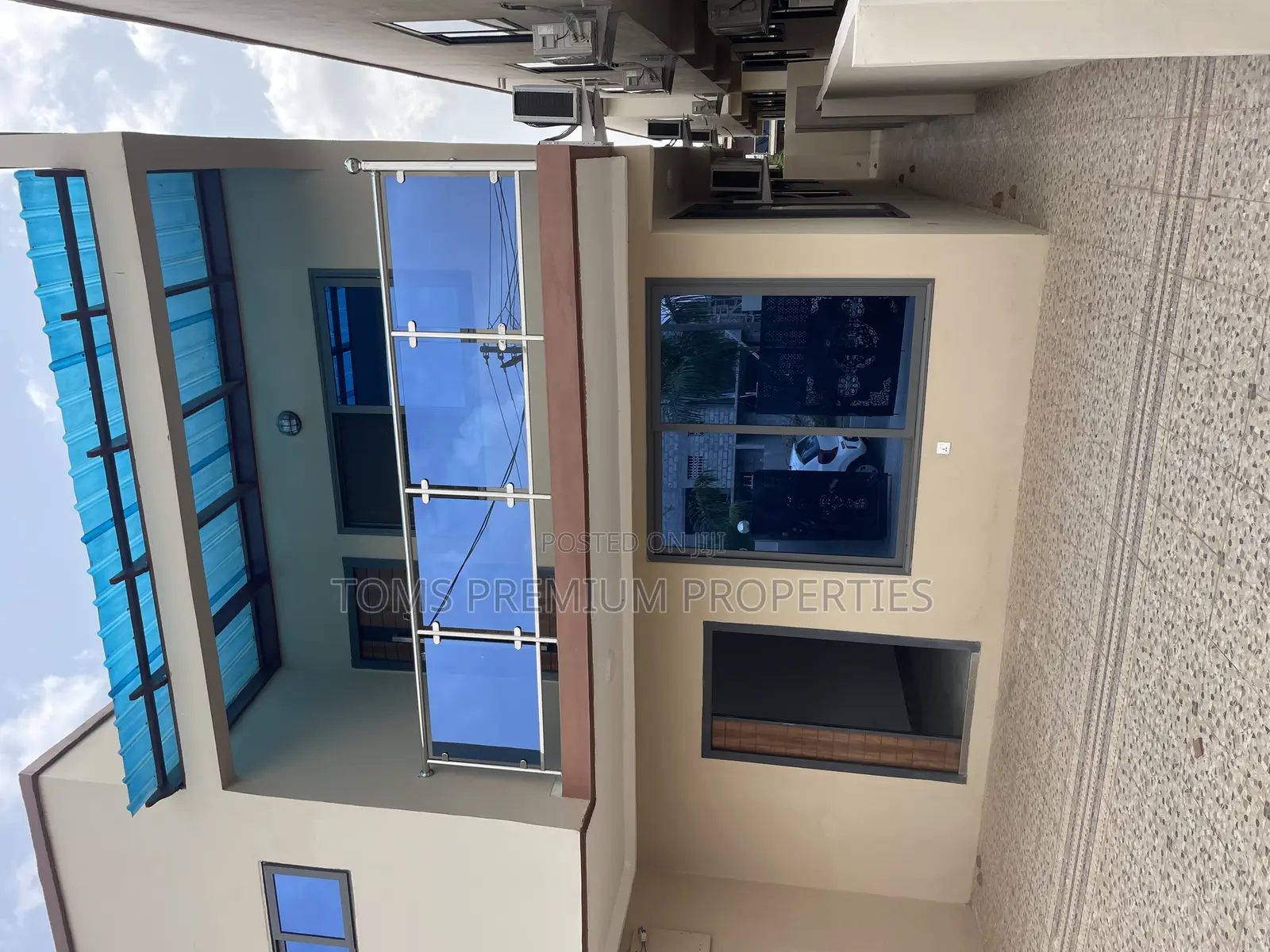 3bdrm Duplex in Oyarifa Mall for rent