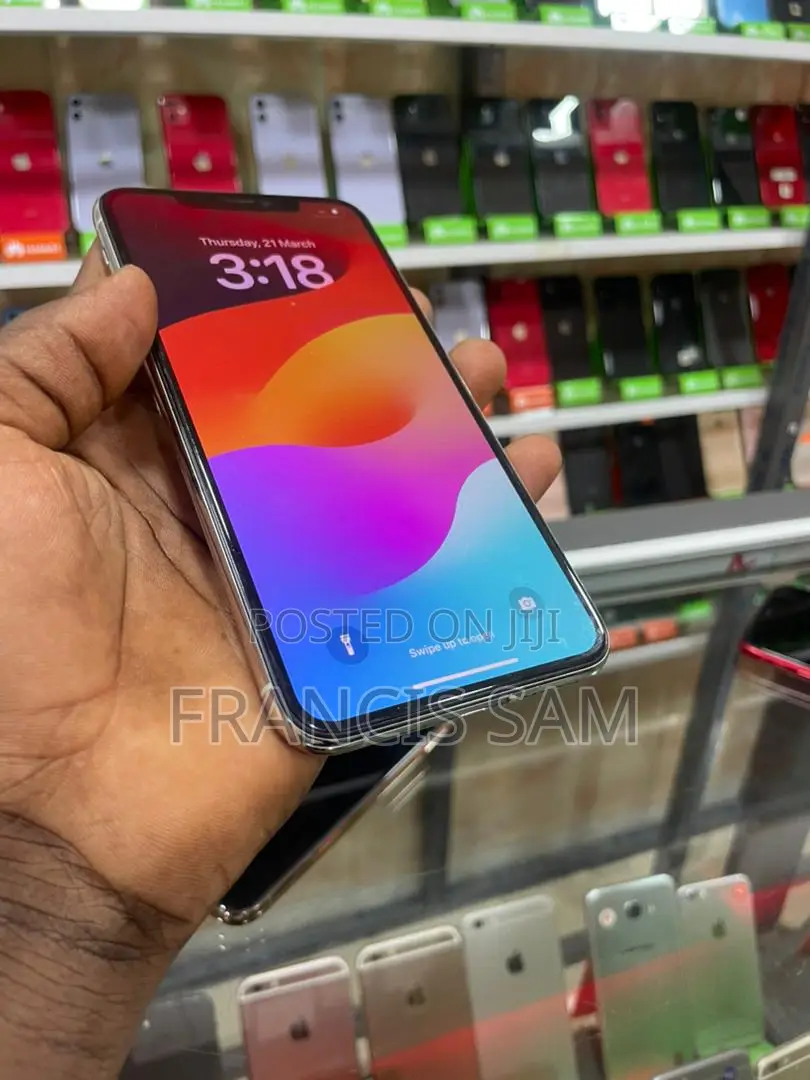 New Apple iPhone 11 Pro Max 256 GB Gold