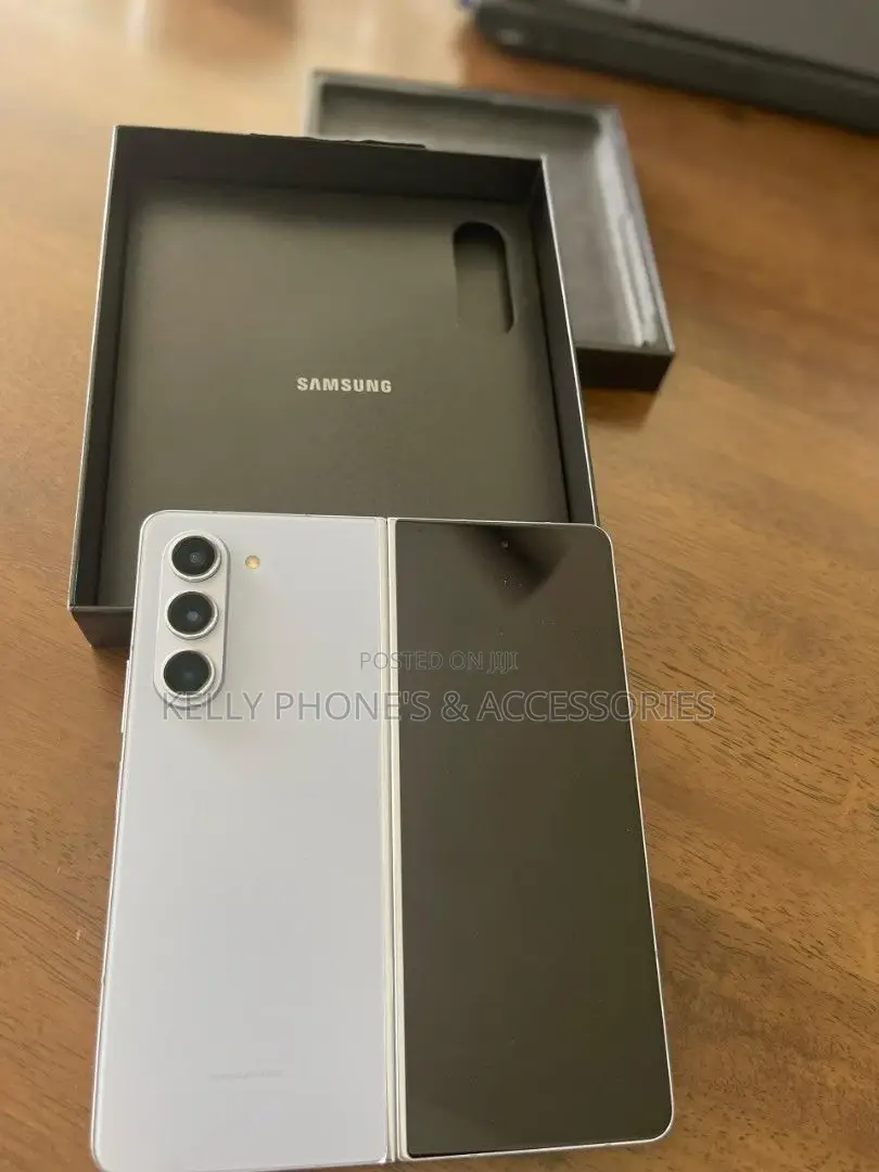 New Samsung Galaxy Z Fold 5 512 GB White