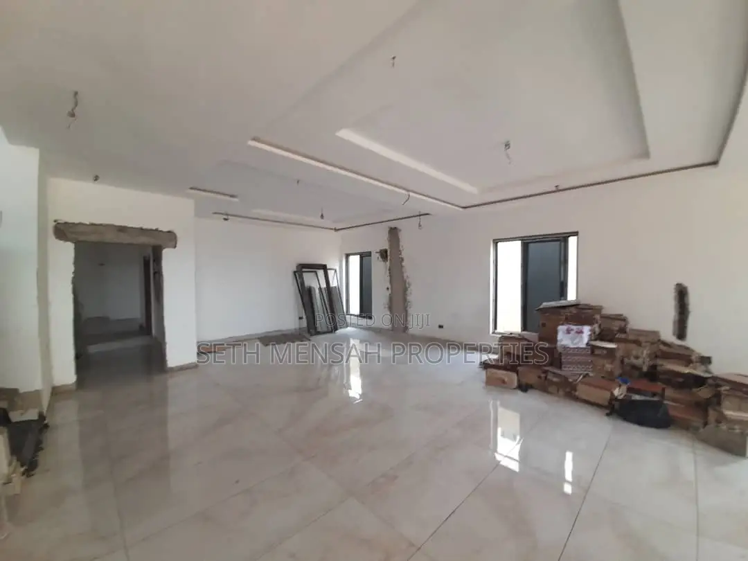 4bdrm House in Skm, Spintex for sale