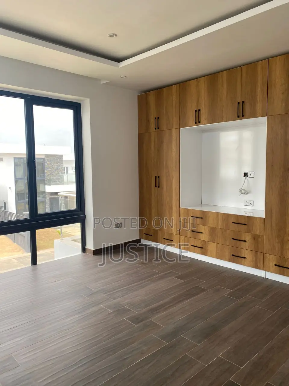 3bdrm Duplex in Oyarifa for sale