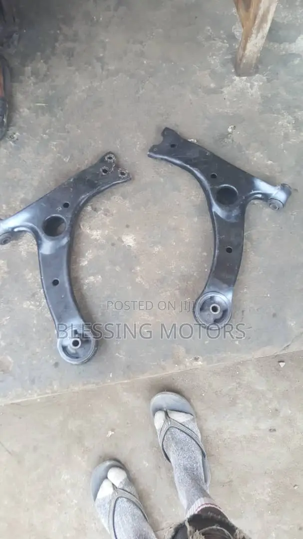 Lower Arm for Toyota Corolla