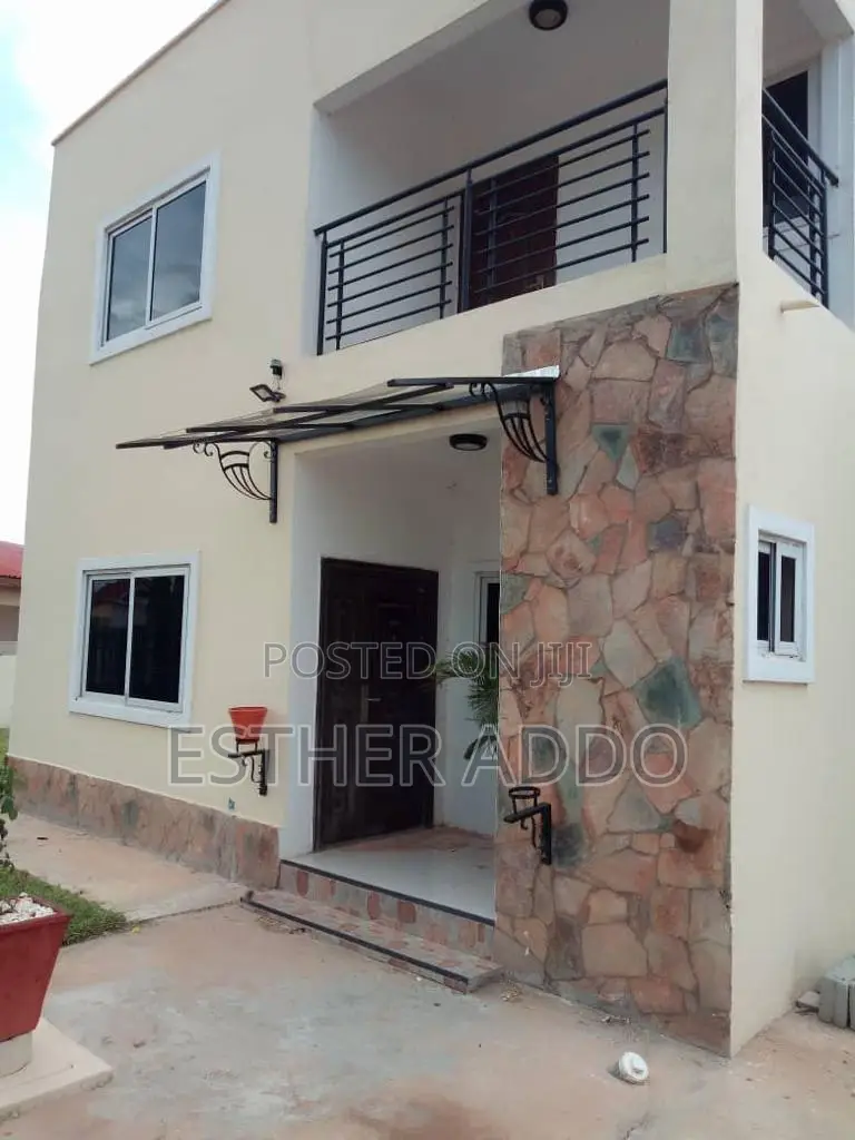 3bdrm Duplex in Oyarifa for rent