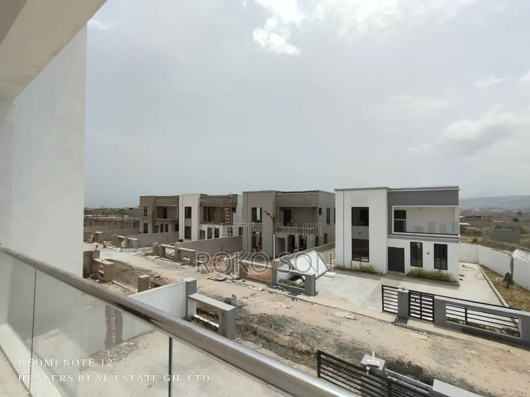 4bdrm Duplex in Dr Roko, Adenta for sale