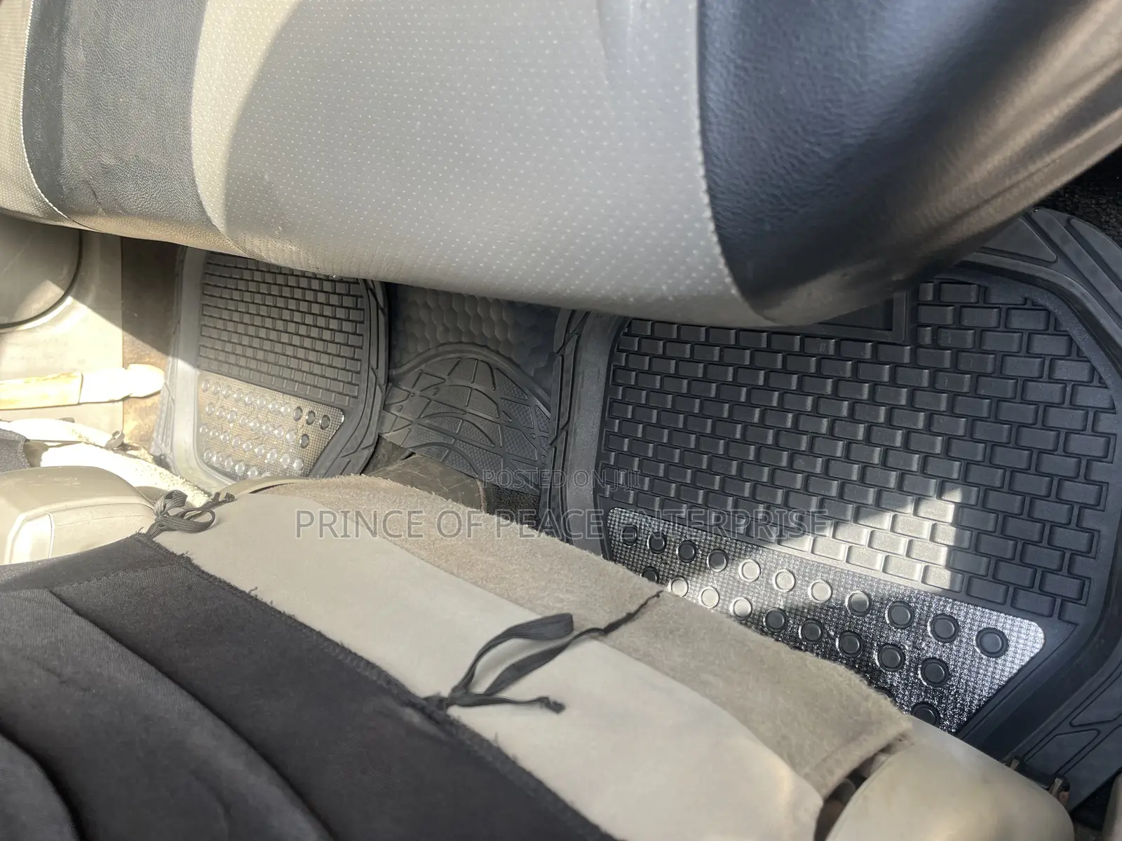 Toyota Vitz and Yaris Floor Mat Complete Front and Back