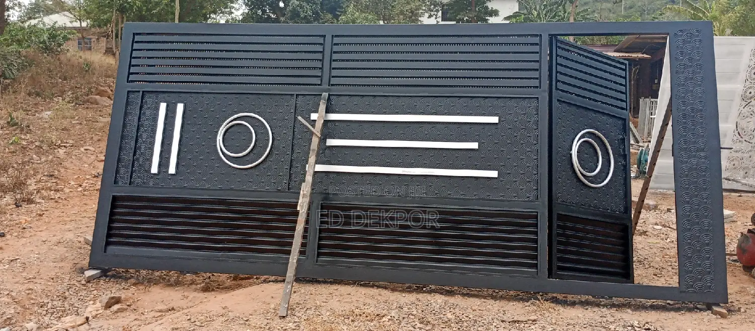 Double Zero Metal Design Gate