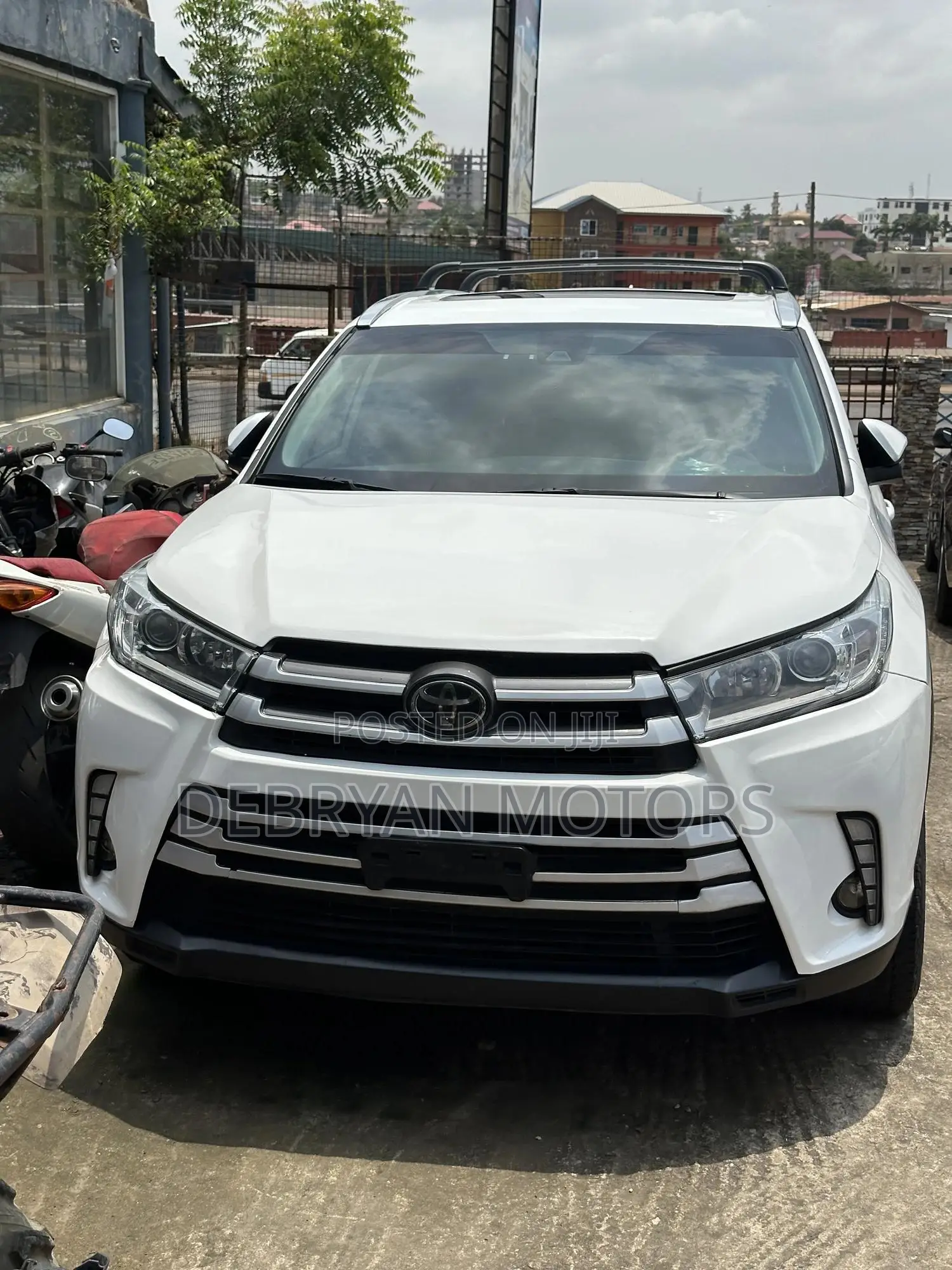 Toyota Highlander XLE 4x4 V6 (3.5L 6cyl 8A) 2018 White