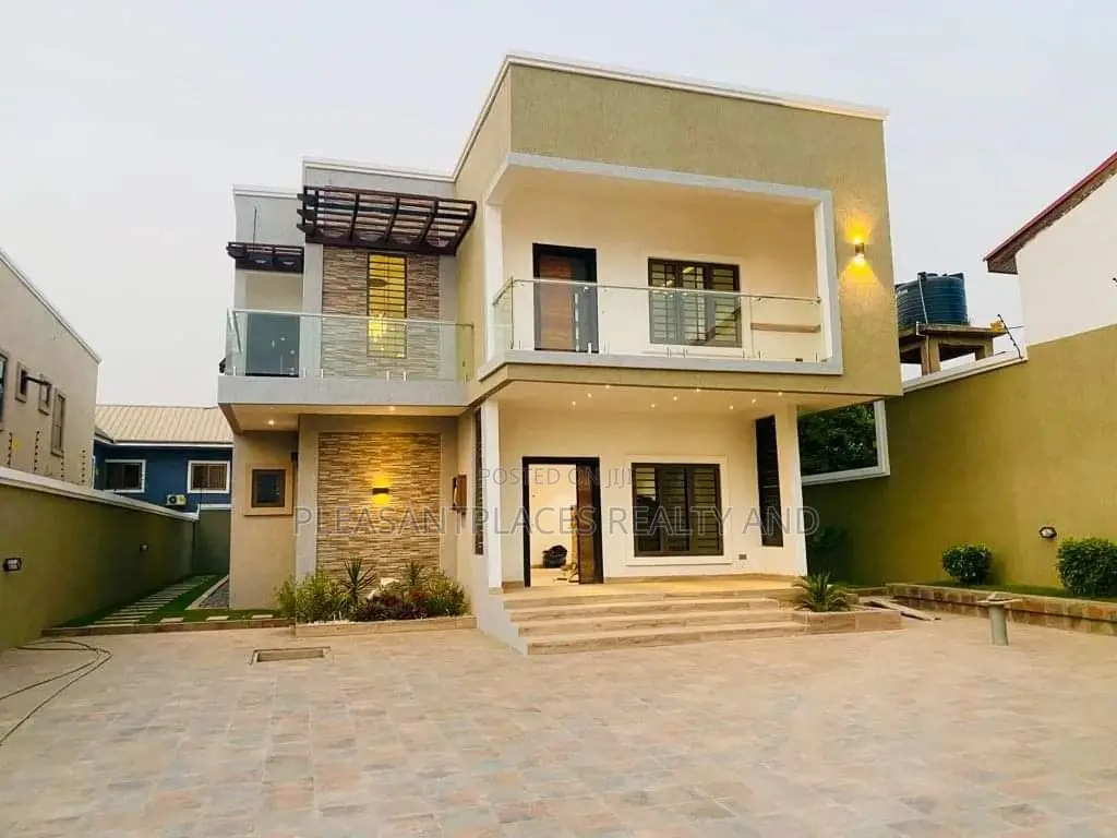 4bdrm Duplex in Pleasantplaces, Adenta for sale