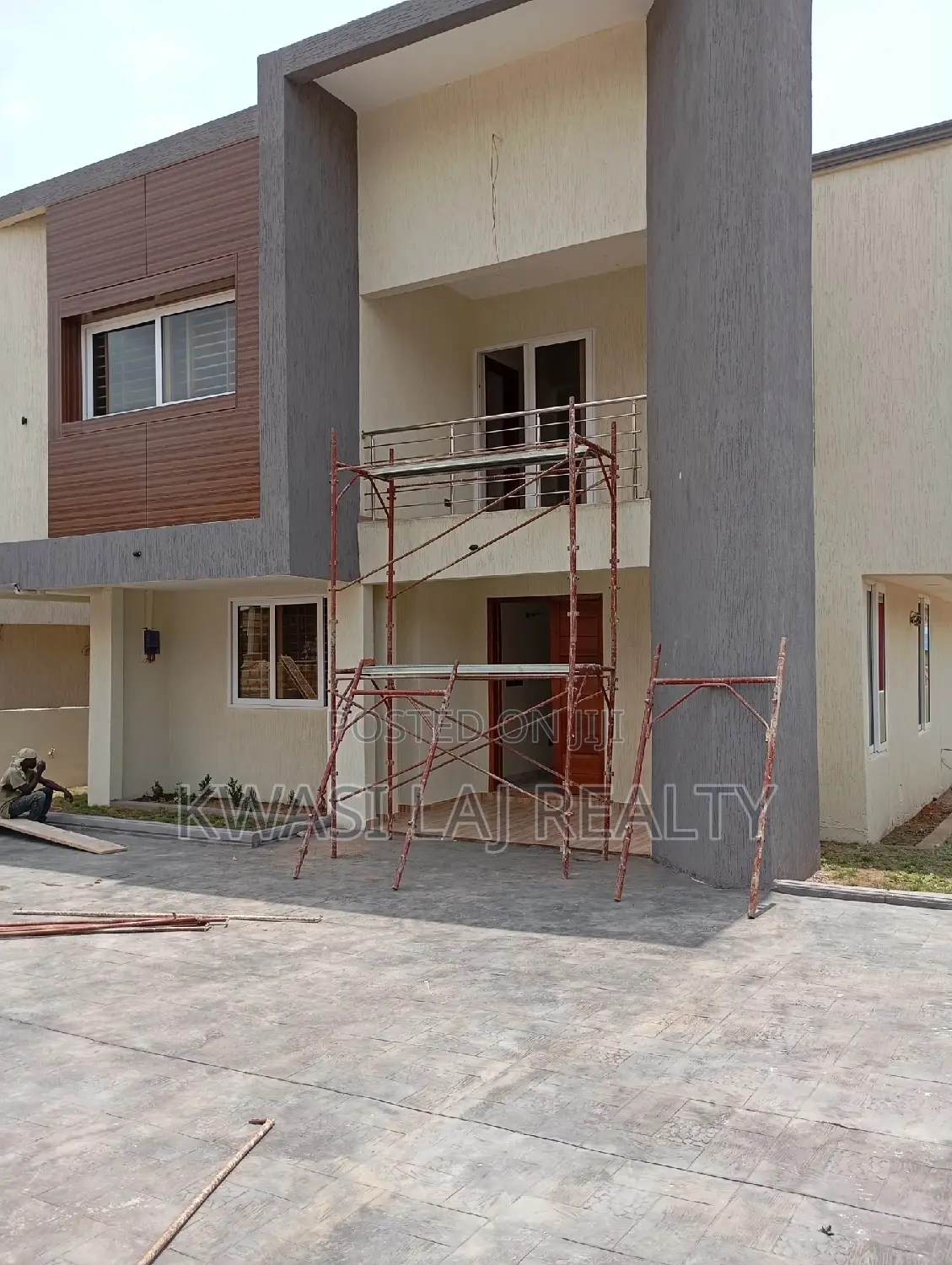 4bdrm House in Westhills Mall Weija for sale