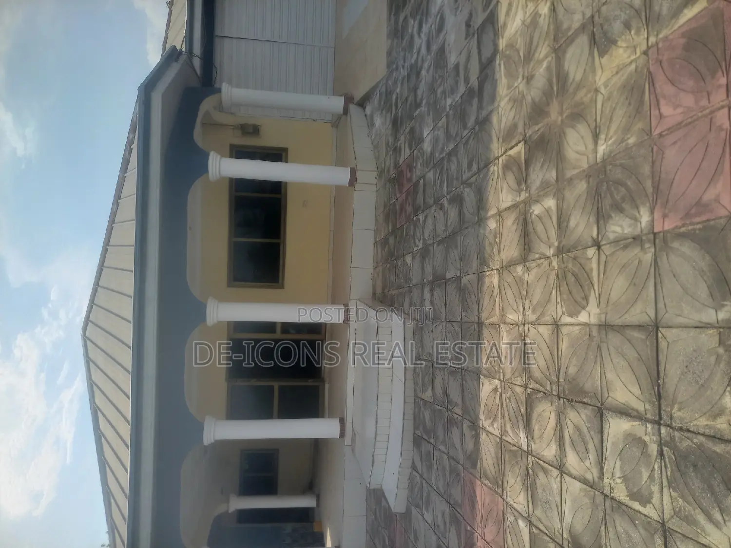 4bdrm Mansion in De-Icons Real Estate, Awutu Senya East Municipal