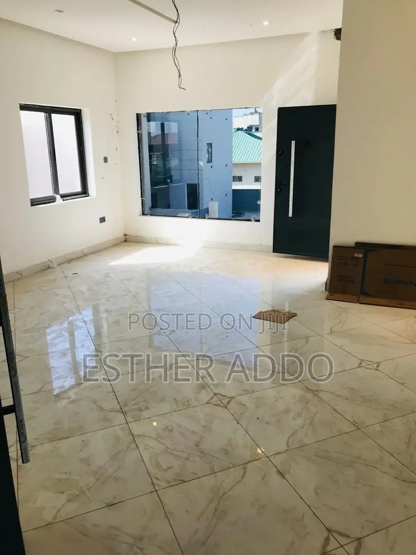3bdrm Duplex in East Legon for sale