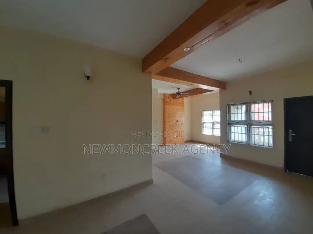 14bdrm Duplex in Ashongman Estate, Accra Metropolitan for sale
