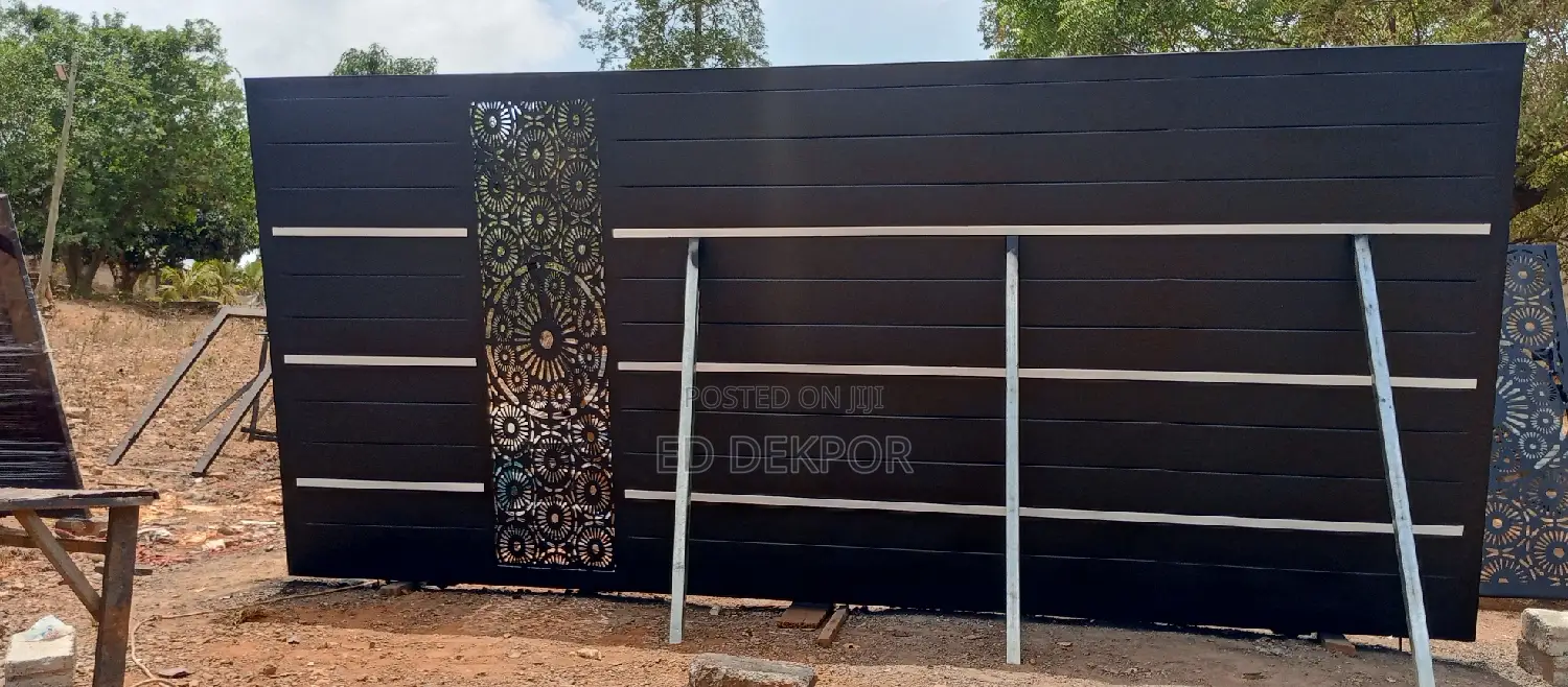 Three Flats Design Gate