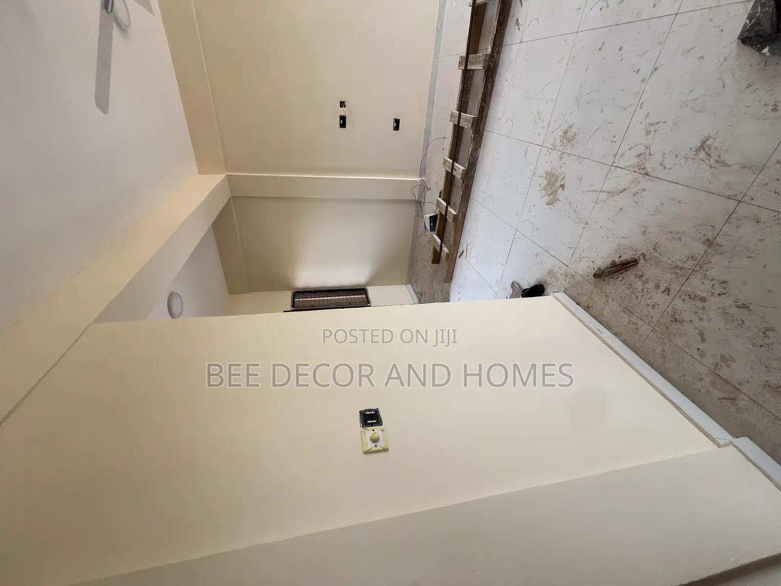 2bdrm Apartment in Bee Decor & Homes, Old Ashomang for rent