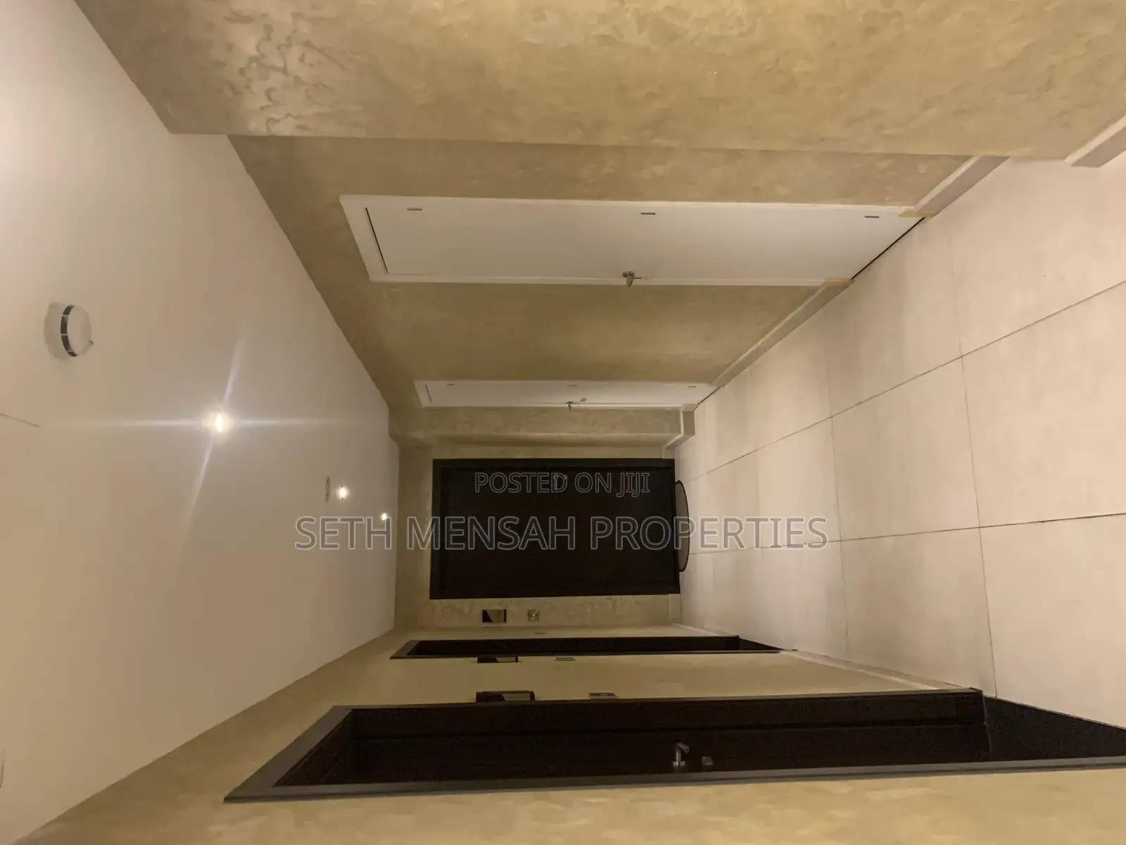 2bdrm Apartment in Skm, East Legon for sale
