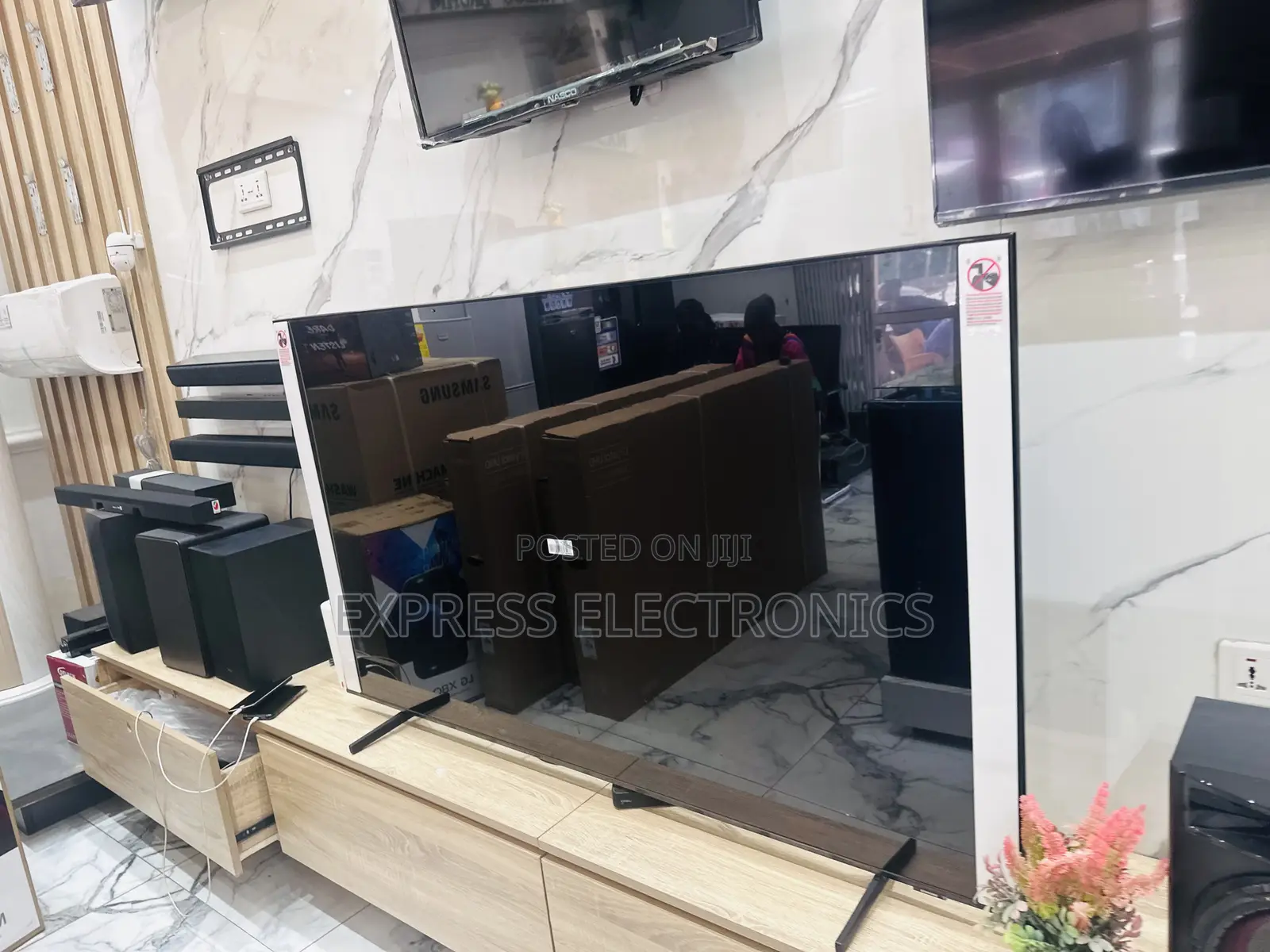 Quad Core Processor UHD Samsung 55”Cu7000