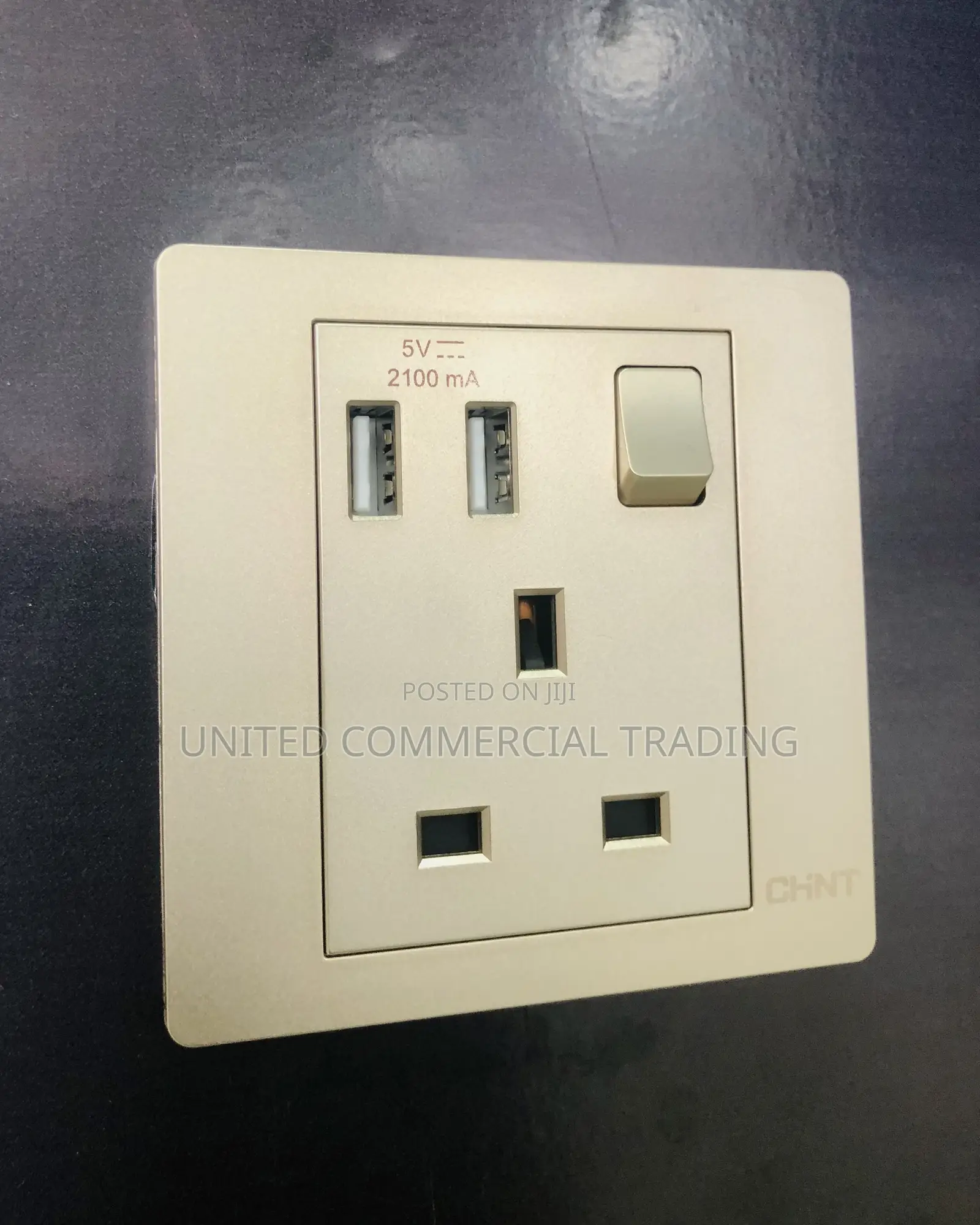Socket (W 2 USB )