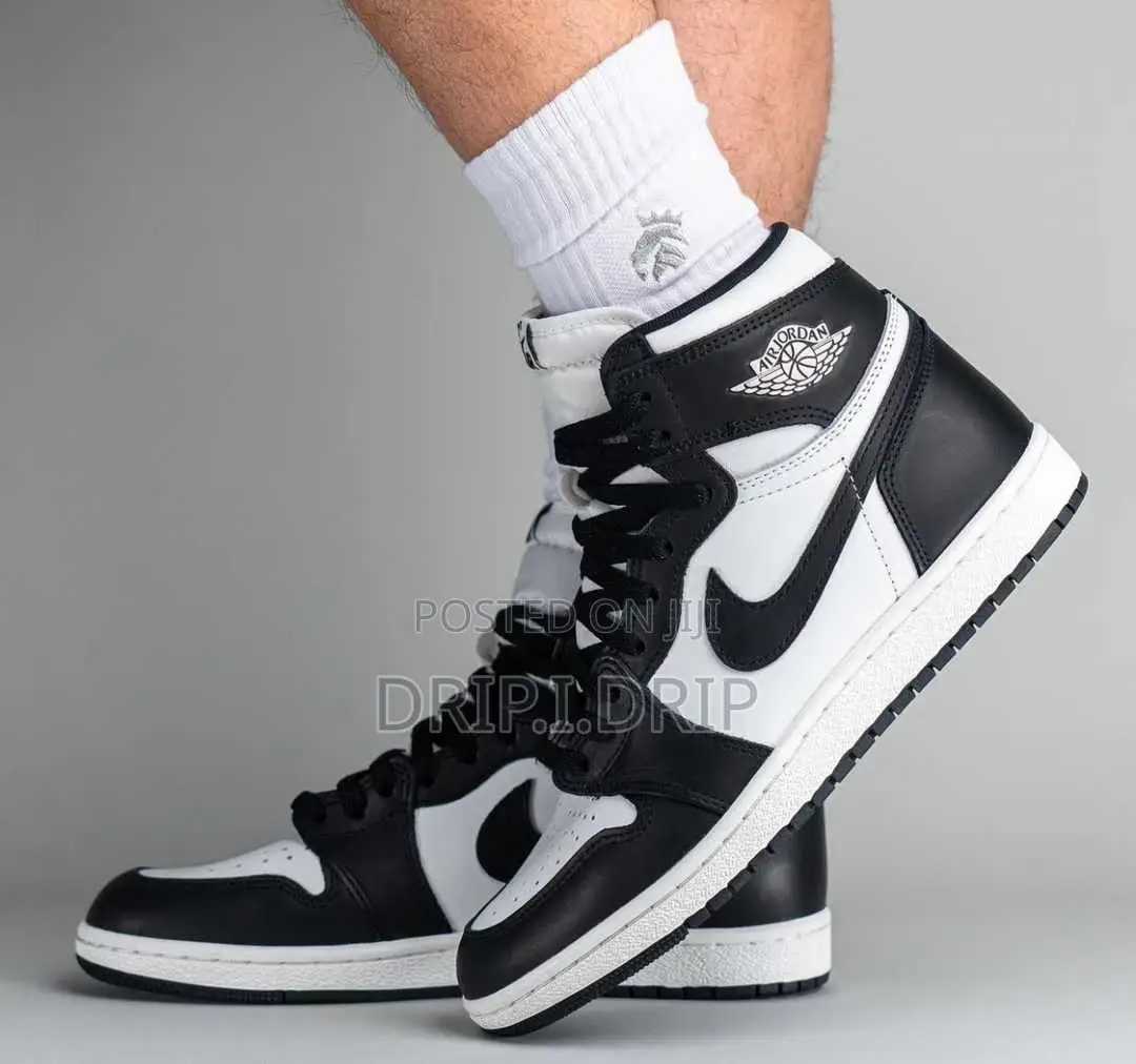 Jordan 1 High Dunk .White and Black. In Box