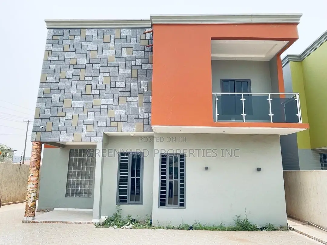 4bdrm Townhouse / Terrace in East Legon Hills for rent