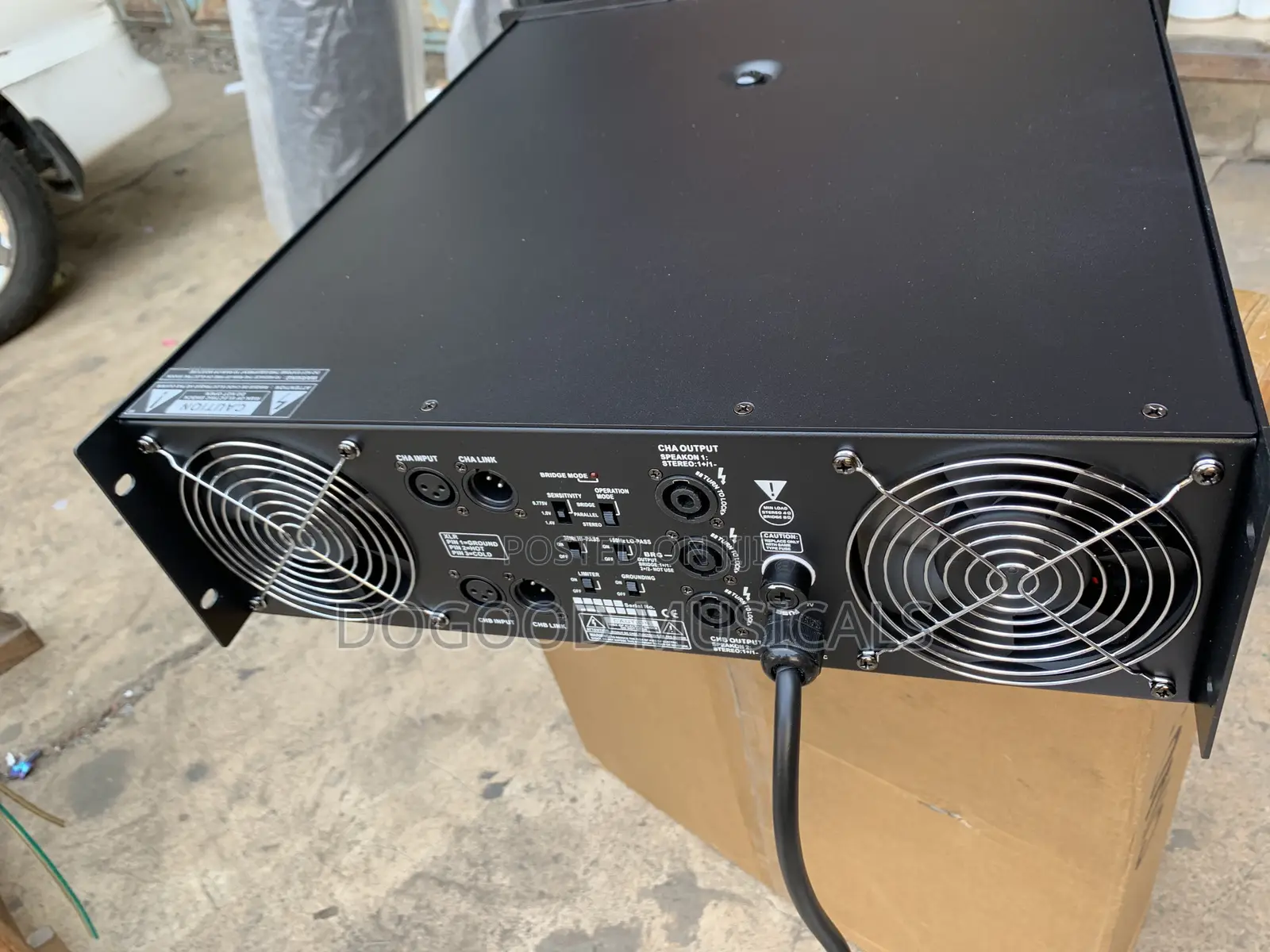 Peavey Cs8000 Professional Power Amplifier