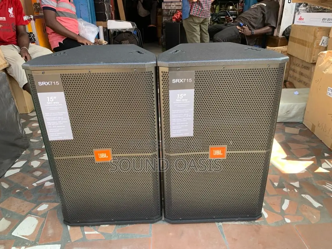 JBL SRX 715 Professional Mid-Range/Short-Range Speakers