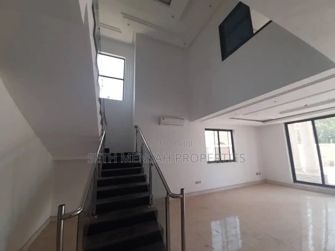 4bdrm House in Skm, West Legon for sale