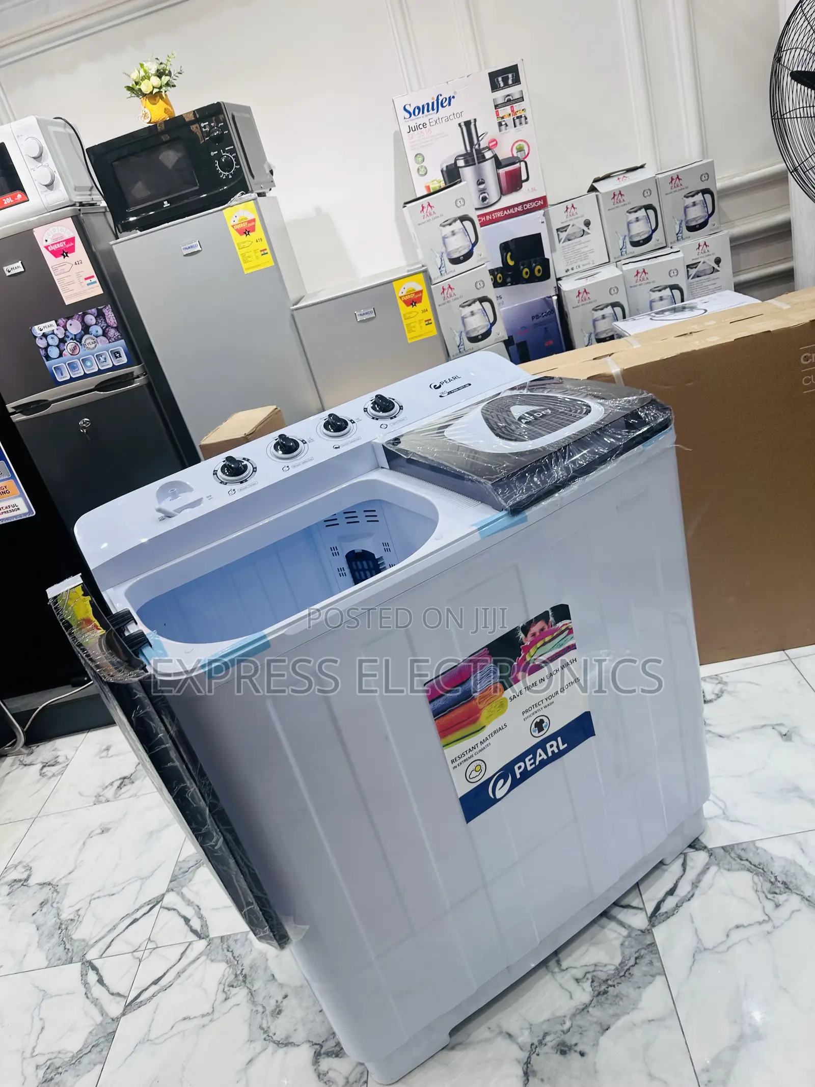 Sleek White Washing Machine 18kg Topload