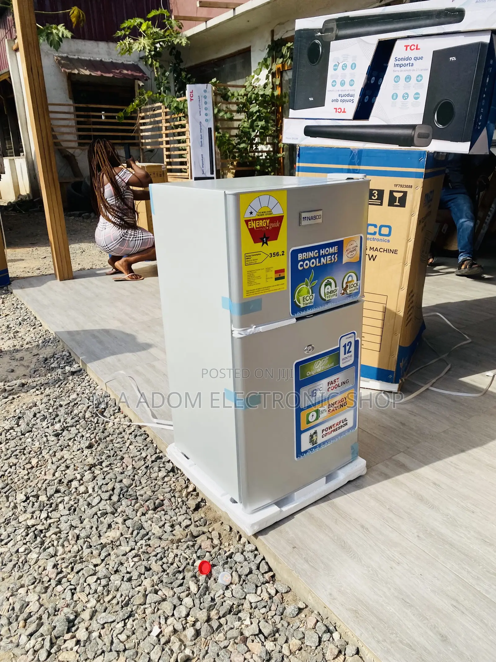 (Nasf2-120)Sleek Nasco Double Door Table Top Fridge.