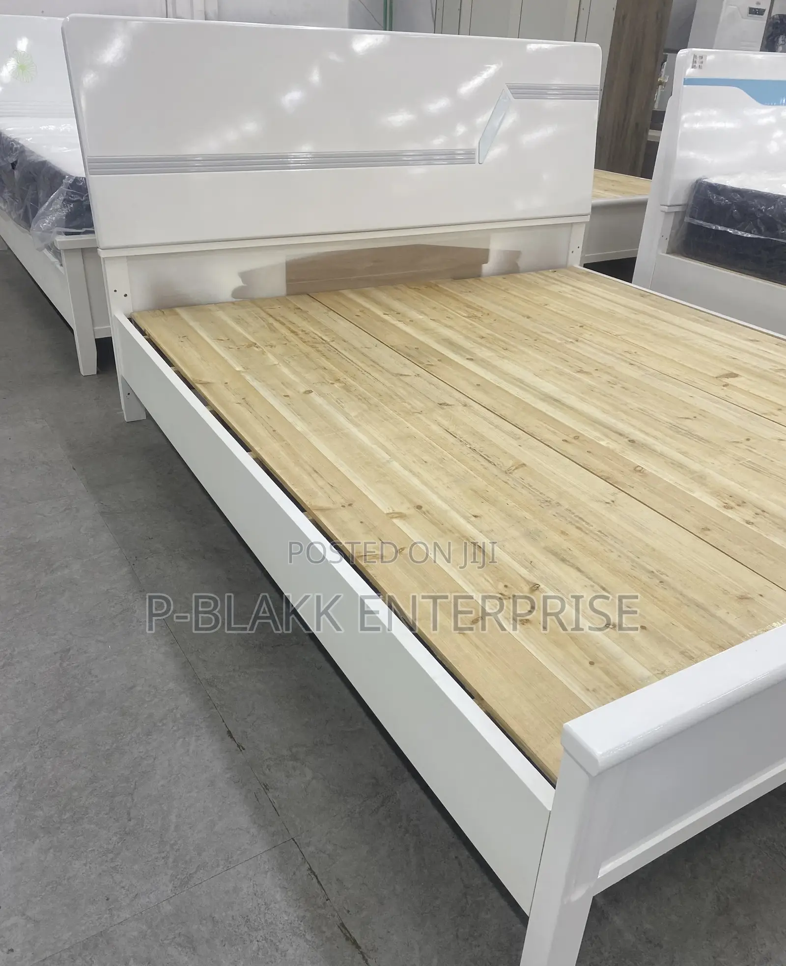 Bedframe Queen Size Foreign