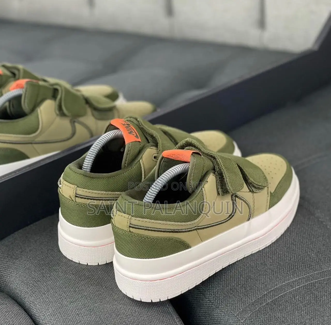 Nike Sneaker