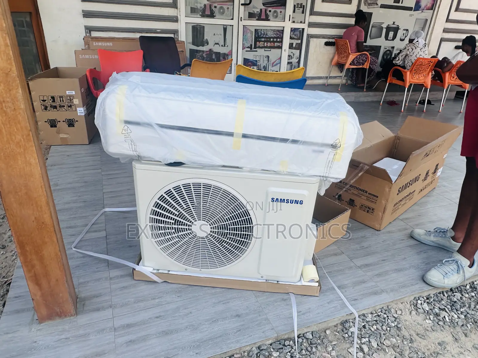 2.5hp Split Inverter White Air Conditioner Samsung