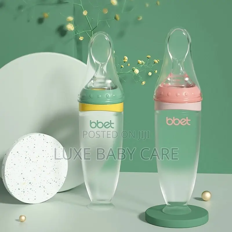 Silicone Squeeze Feeding Bottle With Spoon