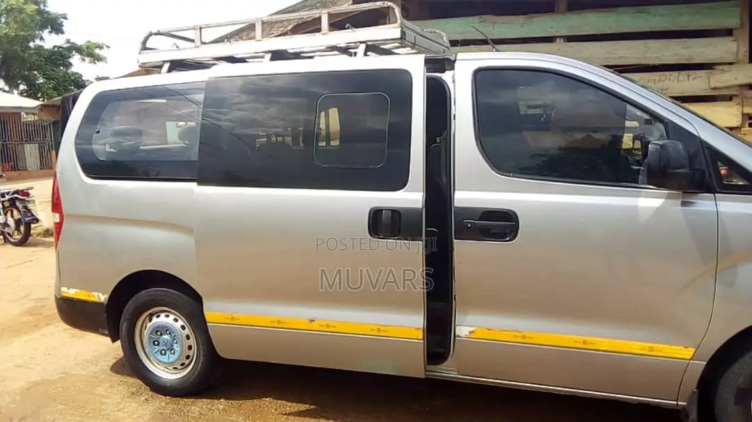 Car Rental in Ghana, Hyundai H1 -10 Seater Bus