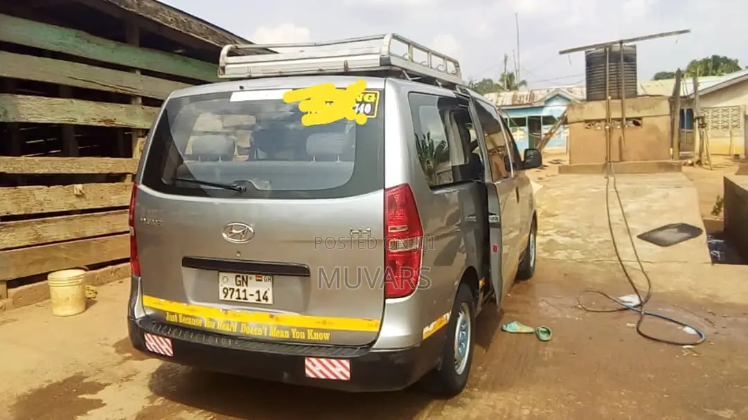 Car Rental in Ghana, Hyundai H1 -10 Seater Bus