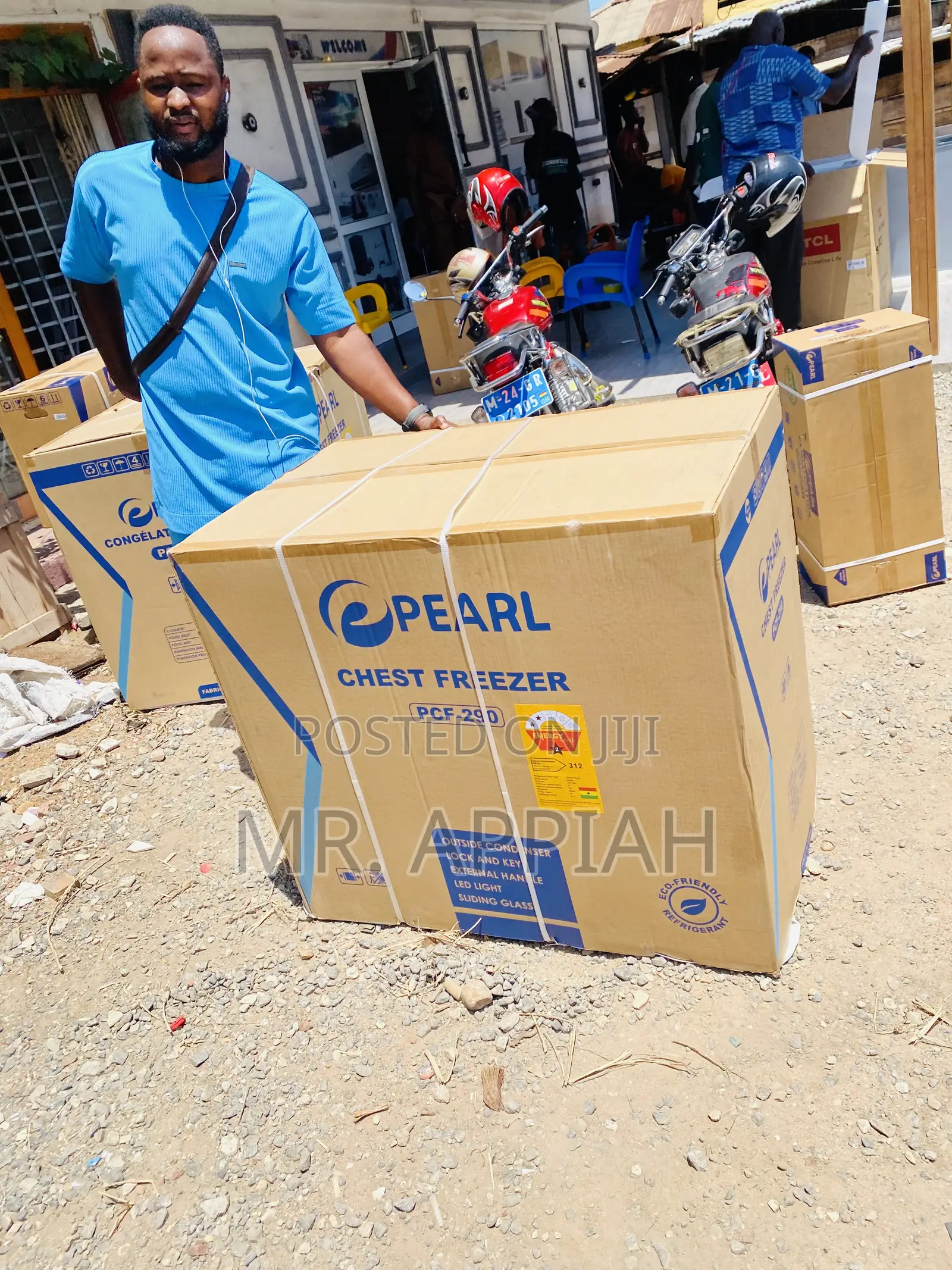 Lovely Design Pearl PCF-290 Single Door Electric Freezer.