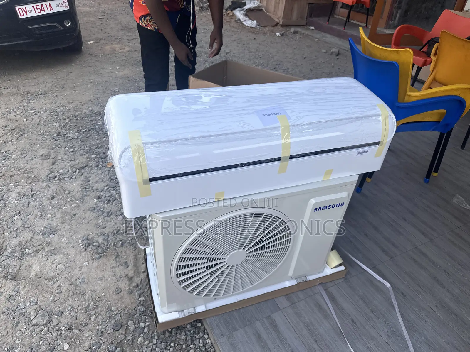 Neatly Sealed Samsung 1.5hp Split R410 Gas