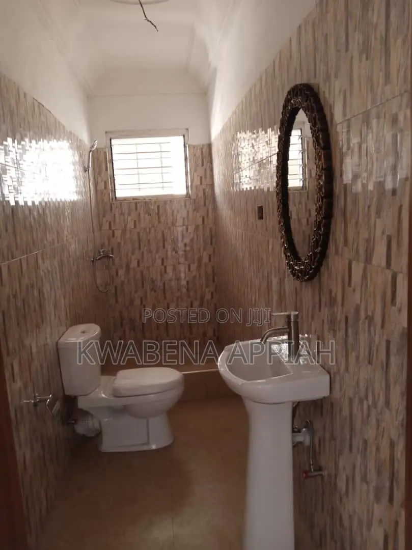 3bdrm Block of Flats in Mark Estate At, Kumasi Metropolitan for rent