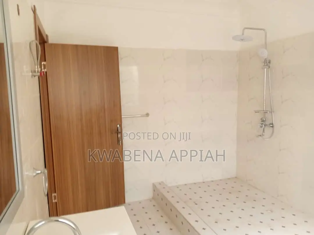 3bdrm Block of Flats in Mark Estate At, Kumasi Metropolitan for rent