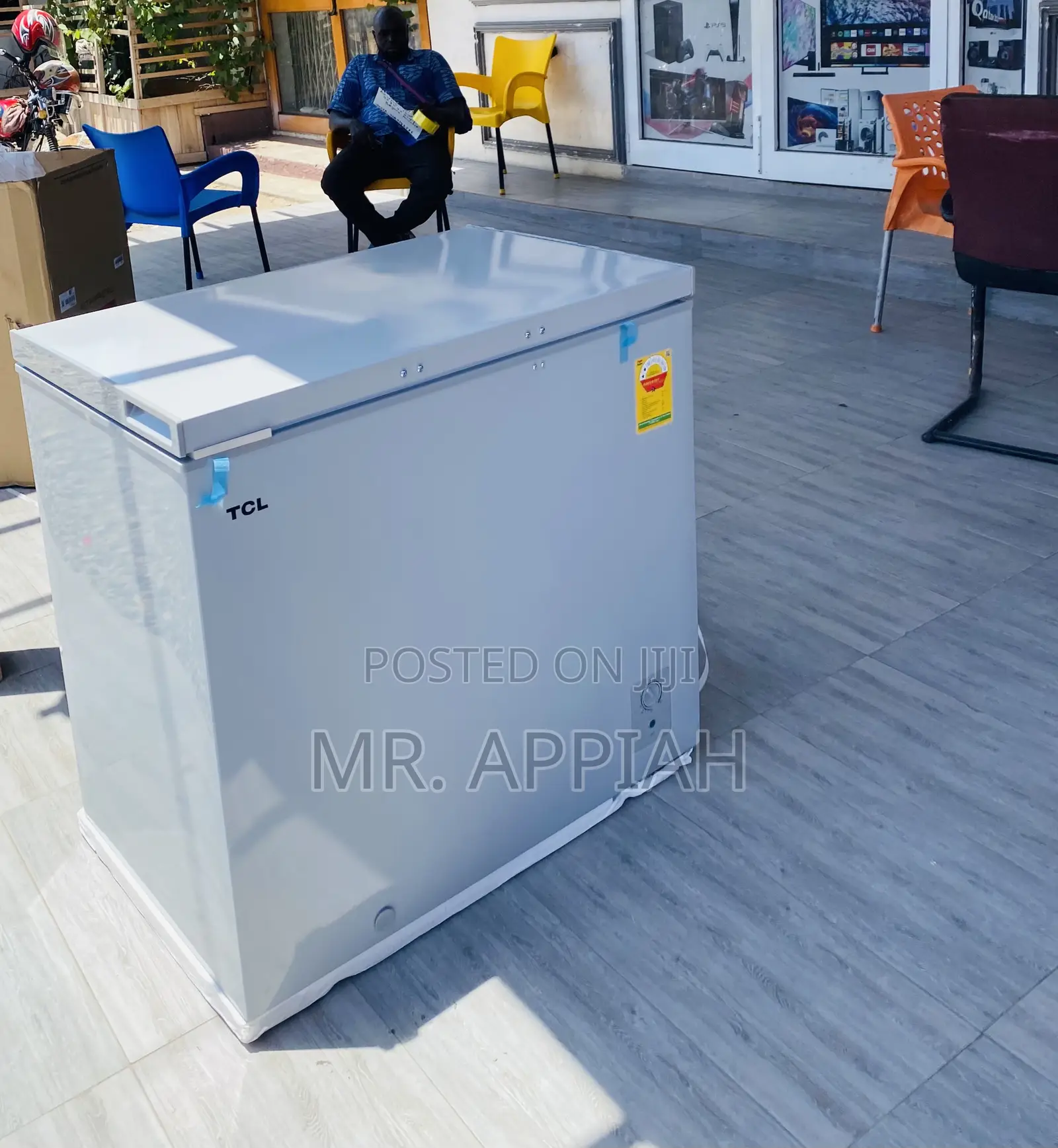 Budget-Friendly TCL 280 Single Door Chest Freezer.