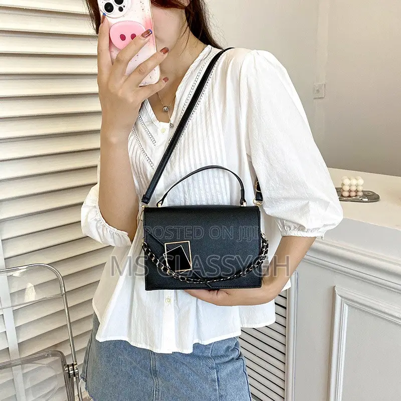 Square Shoulder Bag Chain Handle Small Handbags Designer Sol