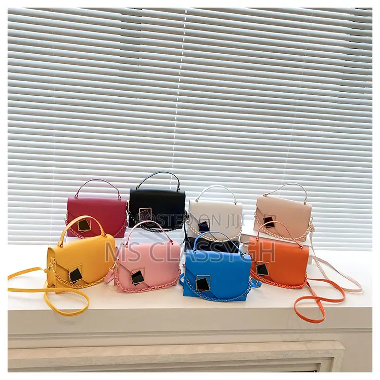 Square Shoulder Bag Chain Handle Small Handbags Designer Sol