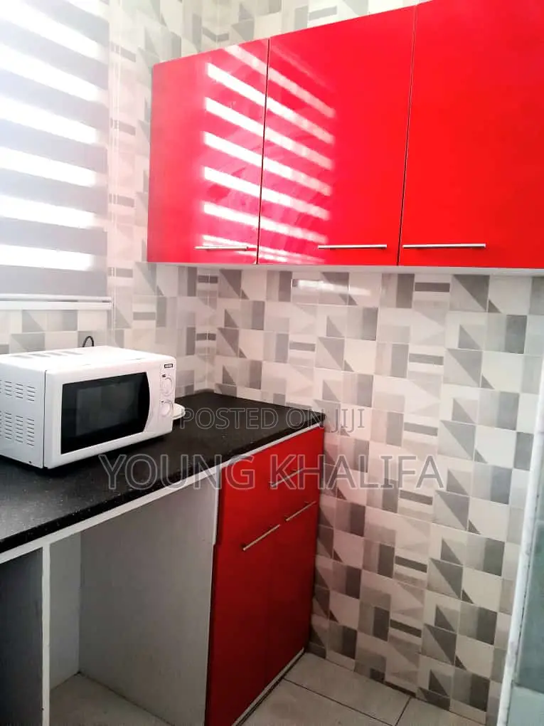 Studio Apartment Available Airport Area