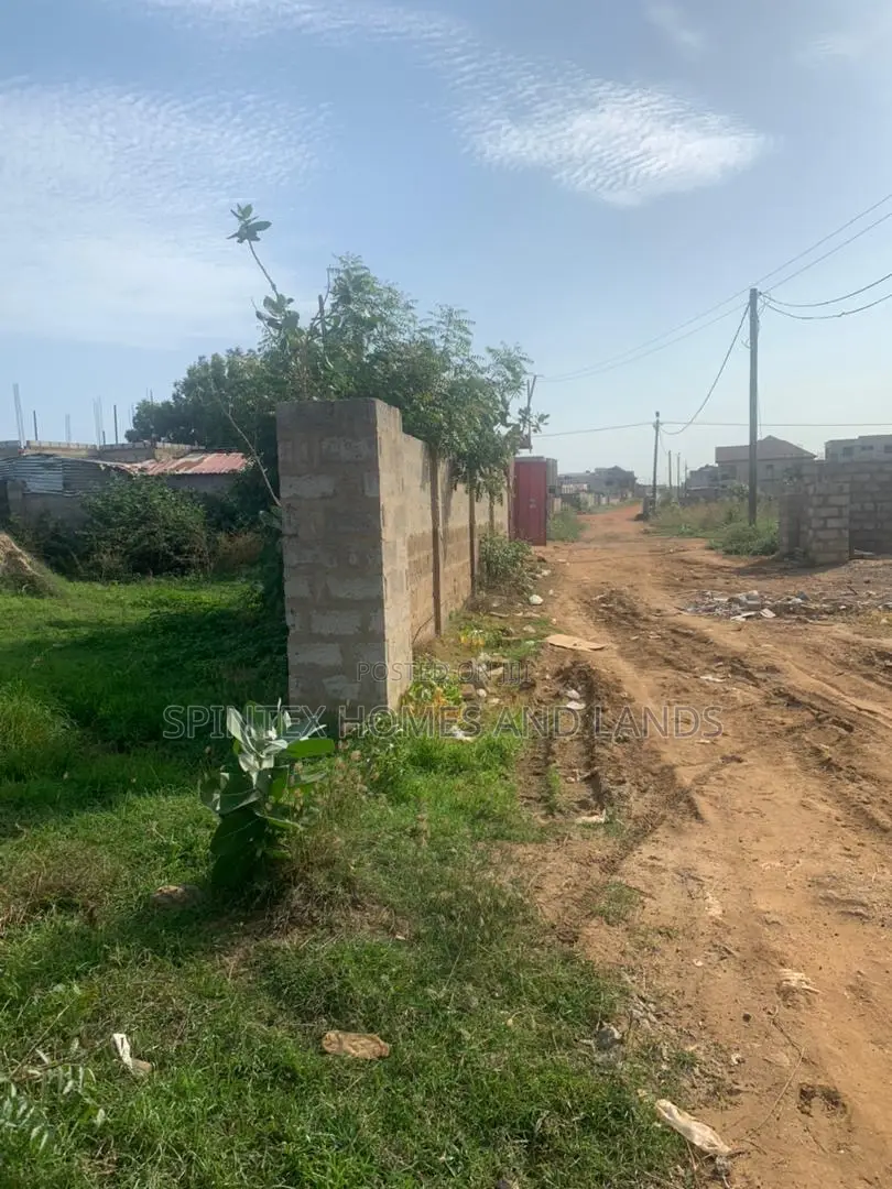 One Plot for Sale in Lashibi, Size 70/100
