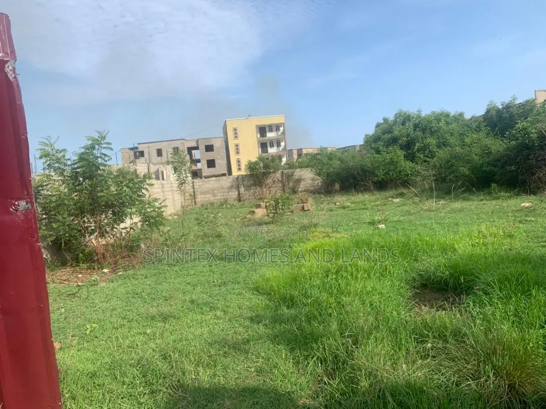 One Plot for Sale in Lashibi, Size 70/100