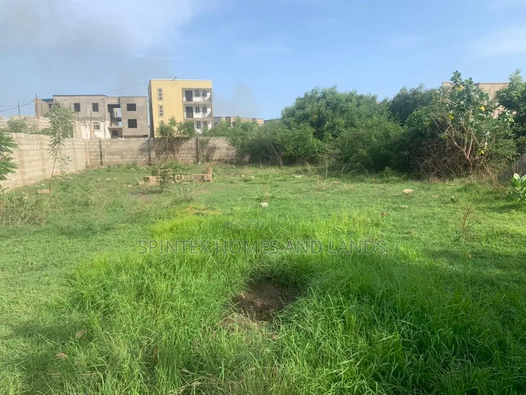 One Plot for Sale in Lashibi, Size 70/100