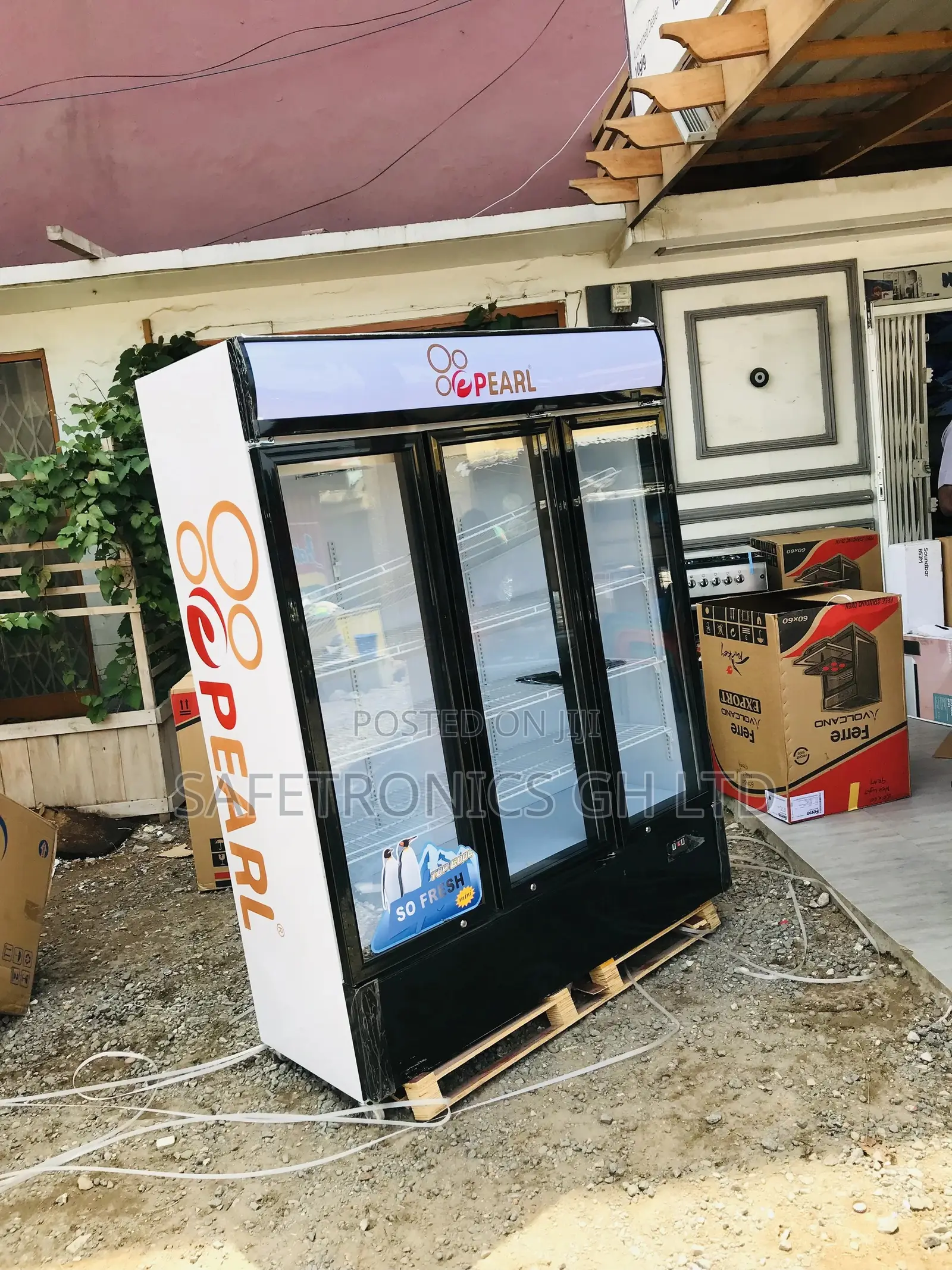 Glass 3 Doors Pearl PVC-150 Display Lockable Fridge