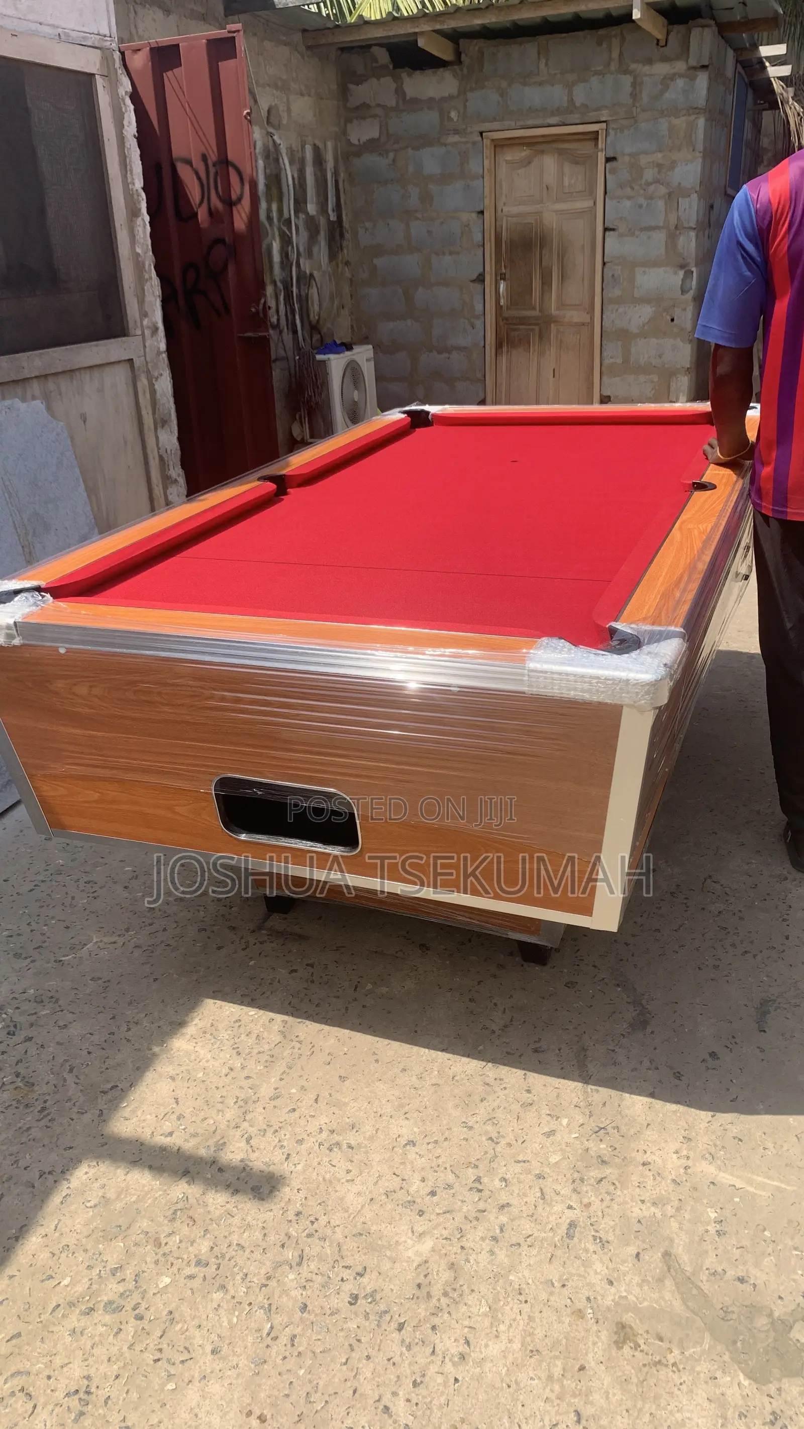 Brand New Marble and Coin Operated Pooltable’S