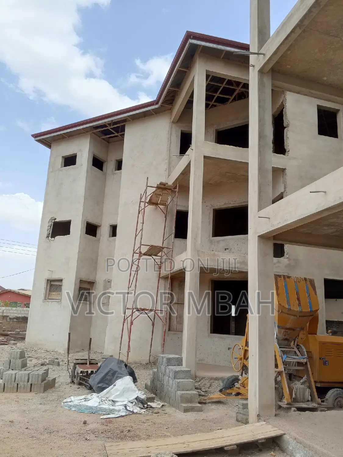 3bdrm Block of Flats in Dc Properties, Tema Metropolitan for sale