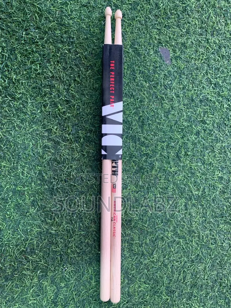 Vic Firth American Classic Hickory Drumsticks 7a